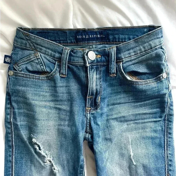 Rock & Republic Distressed Skinny Jeans - Picture 4 of 8